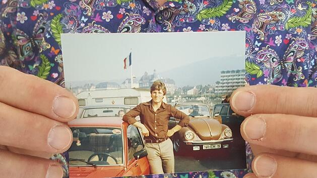 An diesem  Tag hat Alfons Hollet  alles, was f&uuml;r den Dienst beim Bundeskriminalamt  notwendig war, abgeholt. Das Bild zeigt ihn auf der Rheinf&auml;hre bei Bad Godesberg. Foto: Sabine Christofzik