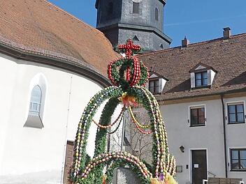 Der Osterbrunnen in Niederndorf