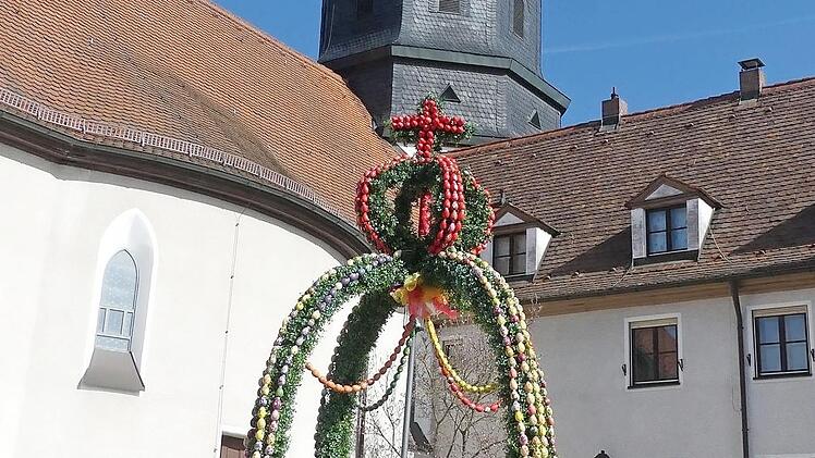 Der Osterbrunnen in Niederndorf