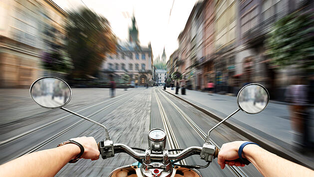 Rollerfahrer, schnell, Geschwindkeit, Vespa