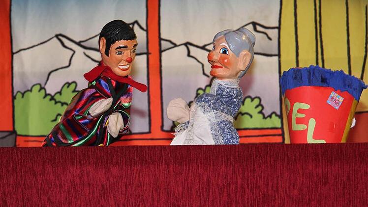 Beim Kasperletheater schauten die ganz Kleinen, aber auch schon etwas ältere Semester zu. Foto: Sonja Adam