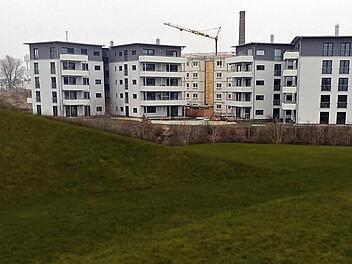 Auch die Zahl der Wohnungen ist in Bamberg ist in den drei letzten Jahren um rund 700 gestiegen (im Bild das Baugebiet Erba-Insel). Das starke Bevölkerungswachstum ist vor allem auch auf einem stark gestiegenen Aneil der ausländischen Mitbürger zurückzuführen. Unter ihnen