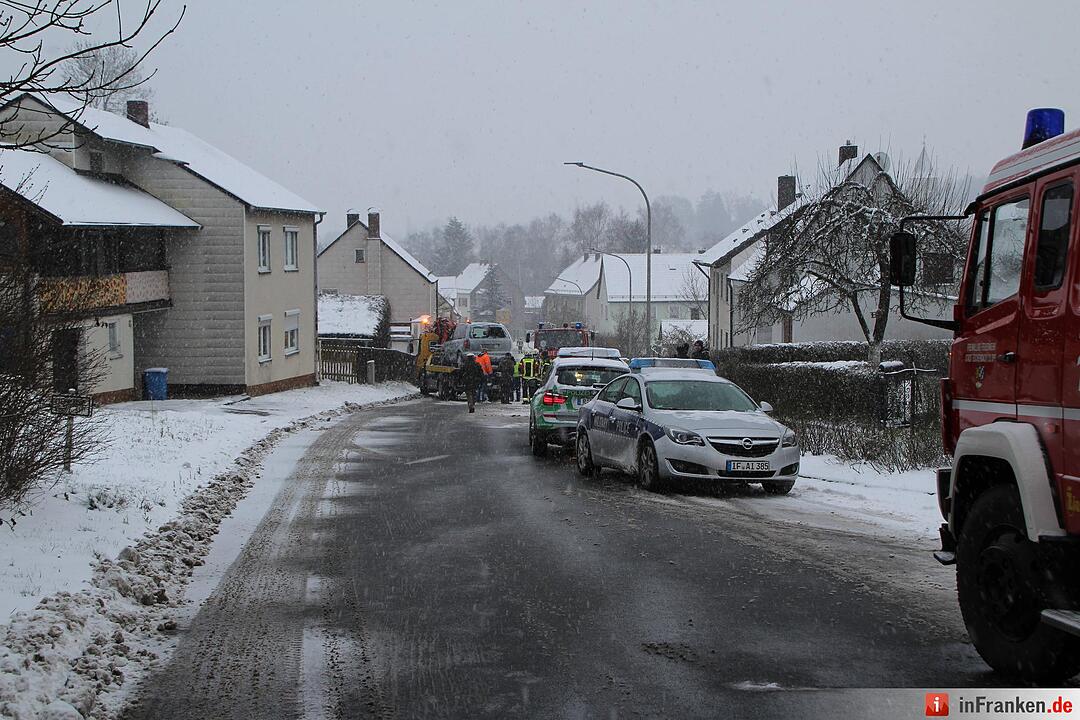Auto überschlägt sich in Eschenbach i.d. Oberpfalz