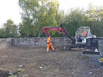 Die Umgestaltung des Fridritter Friedhofs hat begonnen. Foto: Heike Beudert