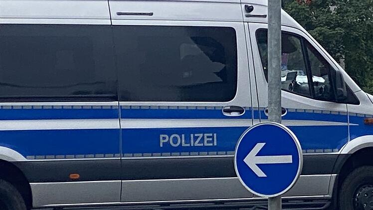 Bayreuth: Frau mit Stichverletzungen in Wohnung gefunden - 53-Jähriger unter Verdacht