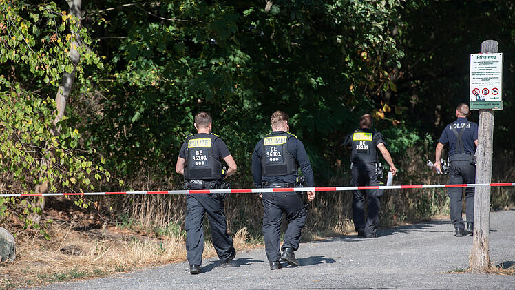 Brand im Berliner Grunewald nach Explosion am Donnerstag (4. August 2022)