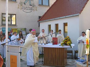 Erzbischof Ludwig Schick bei der Weihehandlung. Fotos: Dieter Grams