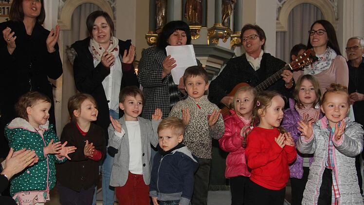 ... dass Burmanns Abschied in der Spitalkirche ein fröhlicher Gottesdienst für jung und alt wurde Fotos: Sonny Adam