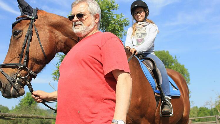 Ein gemütlicher Reitausflug mit Reinhold Kaspar und Stute Alina. Foto: Dominic Buckreus