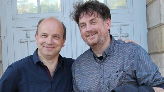 Der britische Komponist Richard Ayres (rechts) mit dem Generalmusikdirektor des Landestheaters Coburg, Roland Kluttig.Carolin Herrmann