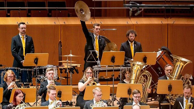 Die Bläserphilharmonie Forchheim des Musikvereins Forchheim-Buckenhofen tritt in der Bamberger Konzerthalle auf.