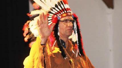 Mäc Härder als "Apatschenhäuptling" Winnetou Foto: Roland Dietz