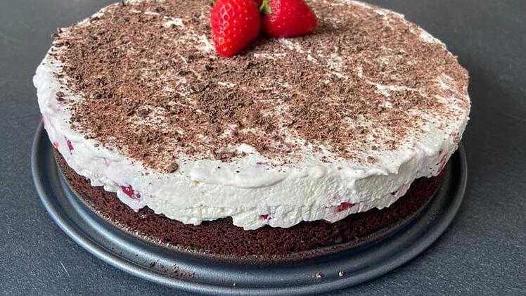 Erdbeer-Mascarpone-Kuchen mit Schokoboden