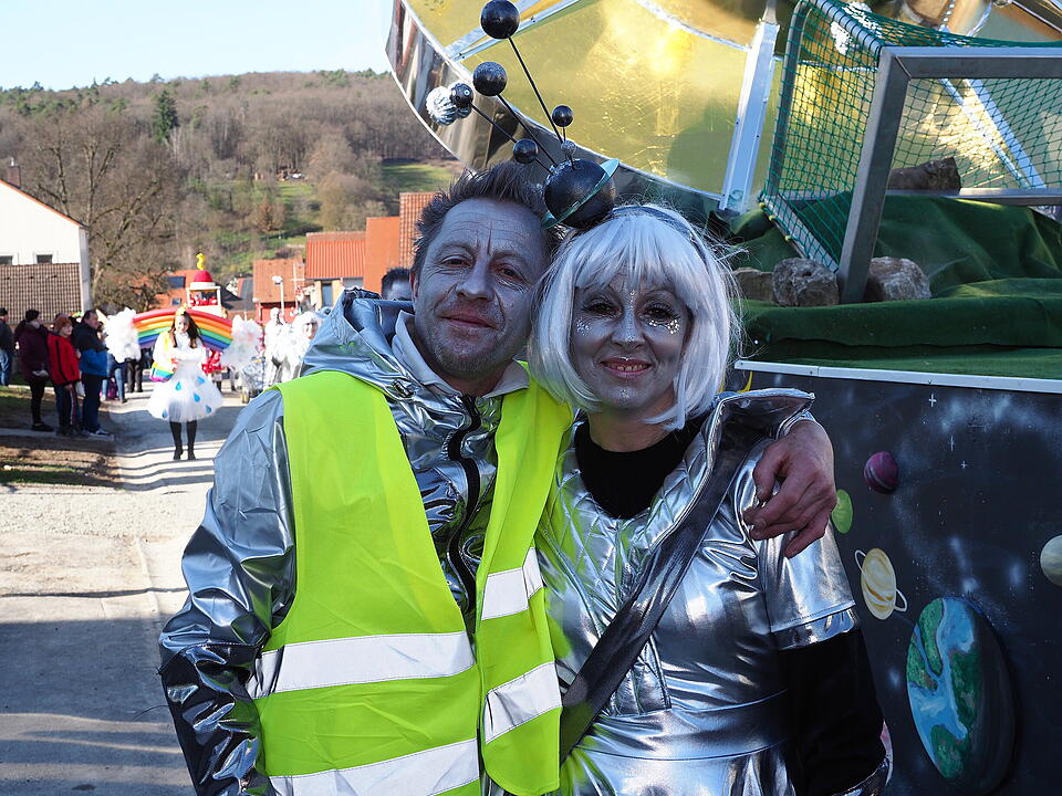 Buntes Faschingstreiben lockte tausende Besucher an.