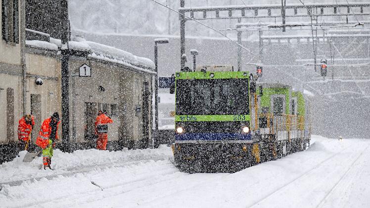 Zug in der Schweiz entgleist
