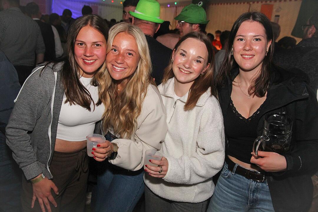 Party mit den DORFROCKERN Party mit den DORFROCKERN