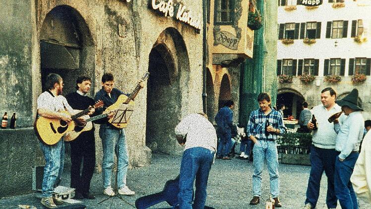 Auch als Straßenmusikanten traten die Mainrother Musiker damals auf.