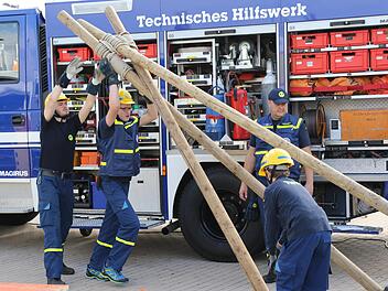 Die THW-Jugend baut und konstruiert fleißig. Foto: Wolfgang Desombre