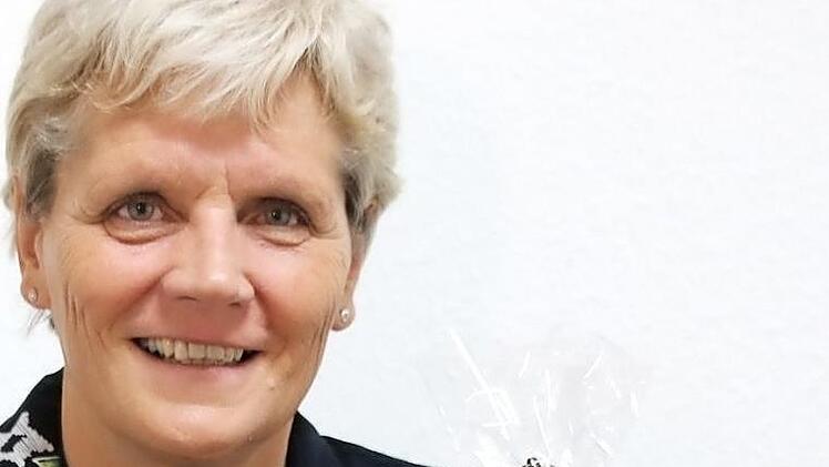 Andrea Wehner - alias Auguste - hat die CD Leben-Liebe-Leidenschaft aufgenommen. Die Kabarettistin verdient seit März kein Geld, lebt von ihrem Ersparten.  Foto: Thomas Malz