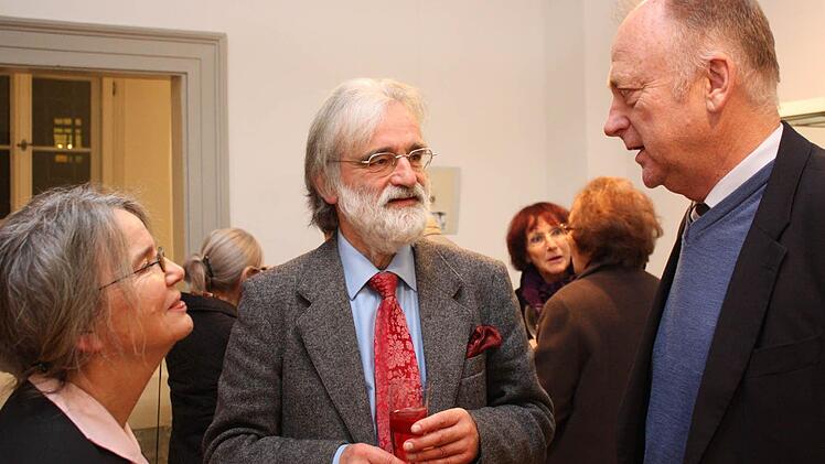 Bürgermeister Helmut Blank (rechts) im Gespräch mit Adolf Heidenreich (Mitte).