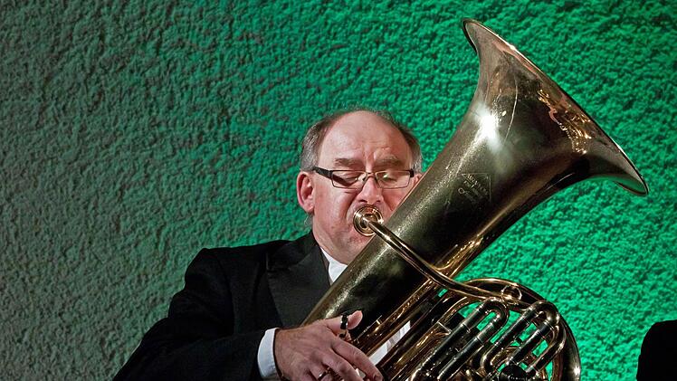 An der Tuba: Manfred HäberleinFoto: Jochen Berger