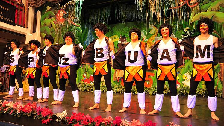 Sie gaben einen hervorragenden Einstand: das neue Männerballett "Spitzbuam".