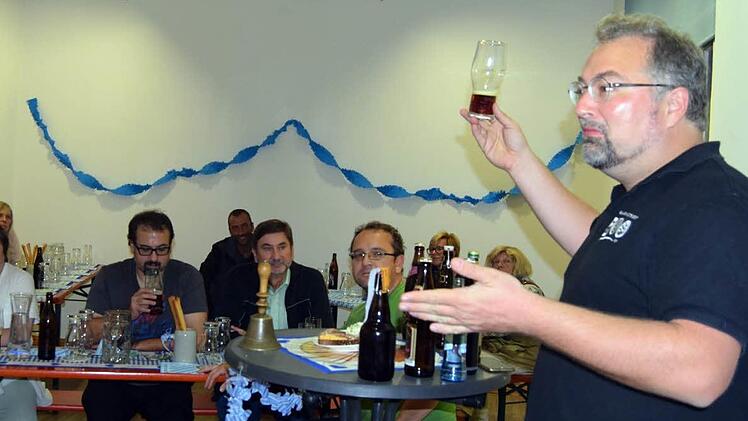 Biersommelier Markus Raupach führte im Stadtmuseum durch die Veranstaltung.