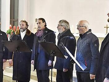 Ein beeindruckendes vorweihnachtliches Konzert bot "Oktopus" den Zuhörern am Montag in der Josefskirche in Königsberg.  Foto: Gerold Snater