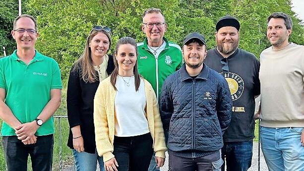 Der neugewählte Vorstand der EU-KA-GE: (von links) Michael Reitberger, Jasmin Erhard, Sabrina Kaiser, Dieter Diez, Leon Pfaff, Sebastian Leber und Andi Lippert.