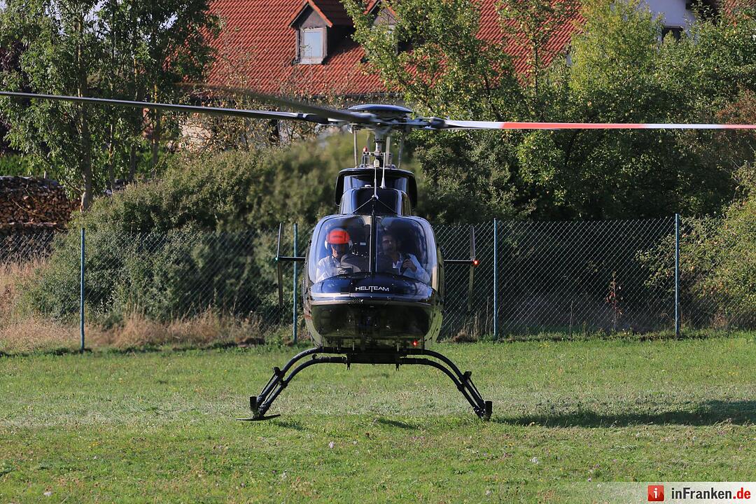 Jerry fliegt mit dem Stau-Schrauber zur Geburt seines Sohnes nach Bamberg