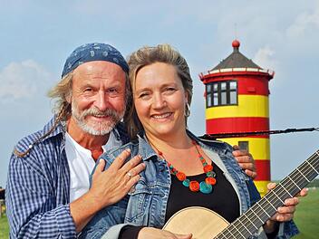 Klaus-Peter Wolf und seine aus Bamberg stammende Frau Bettina Göschl freuen sich auf das "Heimspiel" in Franken" Foto: p