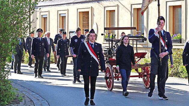 Die M&uuml;rsbacher Wehr feierte ihr Jubil&auml;um mit einem Festzug.