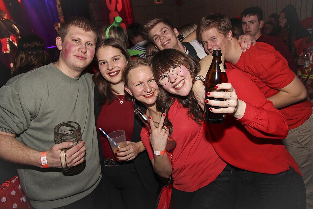 Faschingsparty vom Feinsten in der Stadthalle Stadtsteinach.