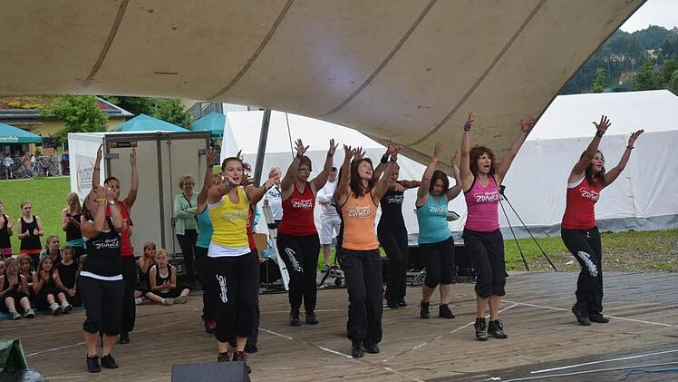 Wie in den vergangenen Jahren werden auch heuer wieder die Caerobics-Fitness-und Gesundheit-Tänzerinnen mit einer schwungvollen Tanzshow begeistern. Foto: Karl-Heinz Hofmann