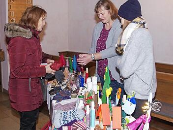 Am Stand der Kindertagesstätte St. Anna konnte man sich mit allerlei selbst gemachten Dingen eindecken. Foto: Thomas Hümmer