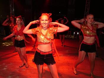 Die Showtanzgruppe Heubach erntete gro&szlig;en Beifall f&uuml;r ihre Tanzdarbietungen.  Christian Licha