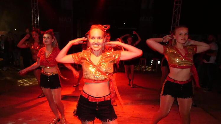 Die Showtanzgruppe Heubach erntete gro&szlig;en Beifall f&uuml;r ihre Tanzdarbietungen.  Christian Licha