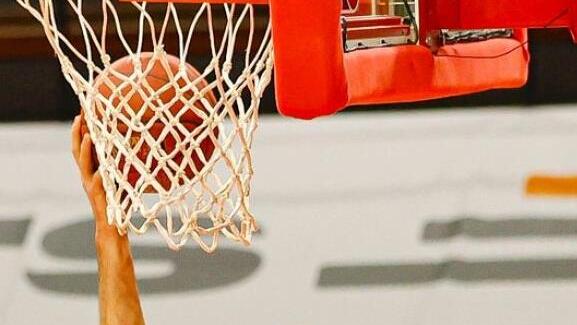 Den Korbim Visier hat Bambergs Bester - David Kravish, der hier zwei seiner 25 Punkte markiert. Foto: Daniel Löb