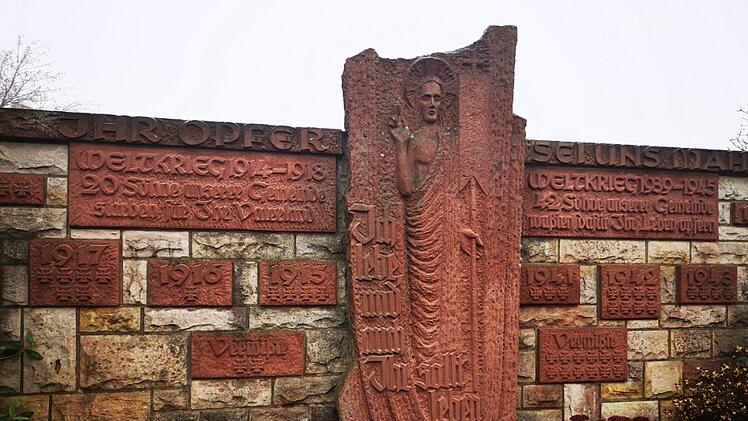 Auch in Corona-Zeiten und bei den aktuellen Einschränkungen kamen 650 Euro für den   Volksbund Deutsche Kriegsgräberfürsorge zusammen. Foto: Marion Eckert