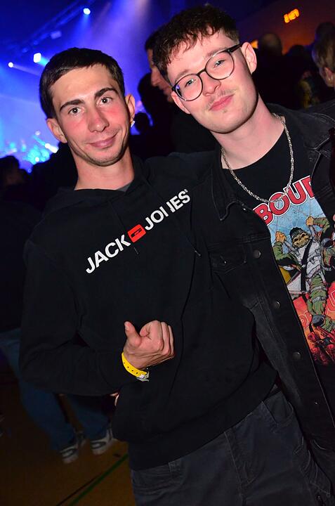 Mit ALLSTAR live auf der B&uuml;hne und Ph&auml;t J&auml;nnys H&ouml;use als Vorband!