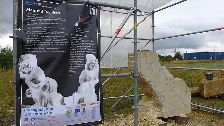 So sah Manfred Reinharts Skulptur am zweiten Tag des internationalen Steinbildhauersymposiums aus.