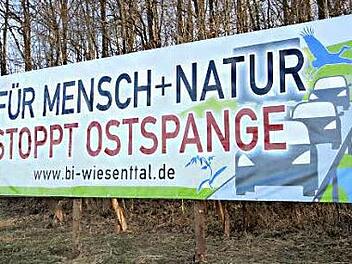 Die BI ruft zur Offensive gegen die Ostspange auf.  Foto: Josef Hofbauer