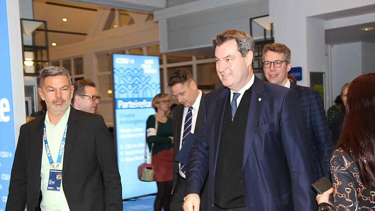 CSU-Chef Markus Söder suchte am Freitag in Kulmbach das Gespräch mit der Parteibasis.  Foto: Alexander Hartmann