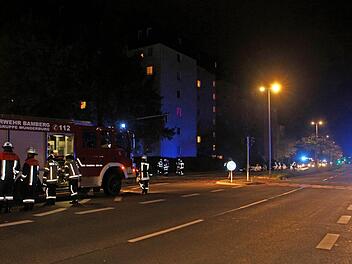 Wegen massiven Gasgeruchs wurde ein Mehrfamilienhaus in der Starkenfeldstraße vorübergehend evakuiert.  Foto: News5/Herse