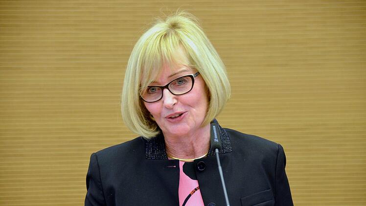 Offiziell ins Amt eingeführt wurde die  neue Schulamtsdirektorin des Staatlichen Schulamtes Bad Kissingen, Cornelia Krodel. Foto: Peter Rauch