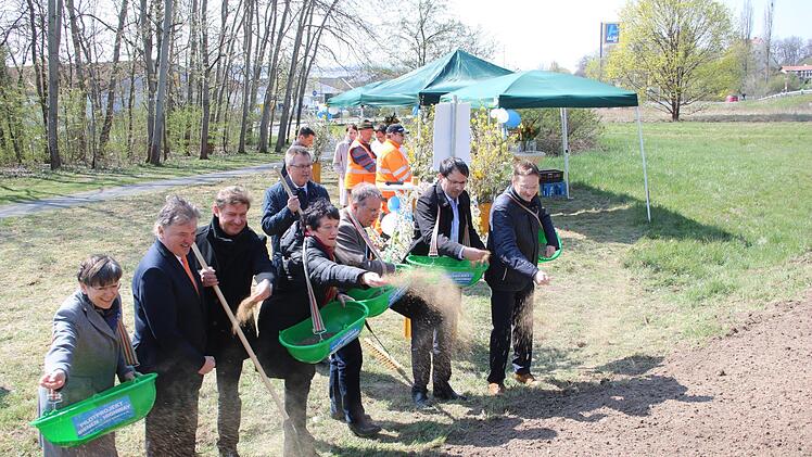 Es werden regional abgestimmte Samen ausgebracht. Foto: Jürgen Gärtner