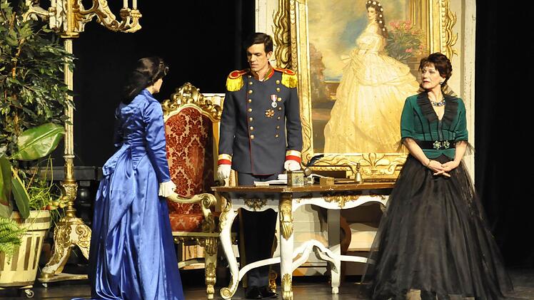 Szene aus dem Musical "Sissi" im Bad Kissinger Kurtheater. Foto: Klopf