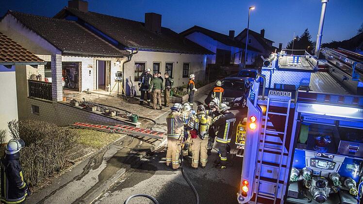 Mit vier Fahrzeugen und 25 Einsatzkräften rückte die Feuerwehr an.