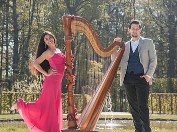 Claraliz Mora (Harfe und Sopran) und Oliver P&uuml;rckhauer (Bassbariton) geben ein Konzert auf Burg Rabenstein.