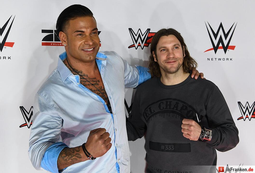 Wrestling in München - Tim Wiese gibt sein Debüt und siegt